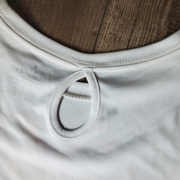 NWT Girl’s Nike Dri-Fit T-shirt Size 4T White Pink Orange Heart Graphic Logo - Picture 13 of 14